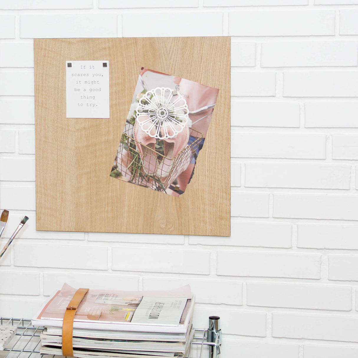 45 x 45 cm. Eg Magnetisk tavle