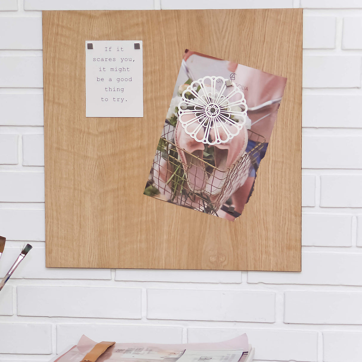 45 x 45 cm. Eg Magnetisk tavle