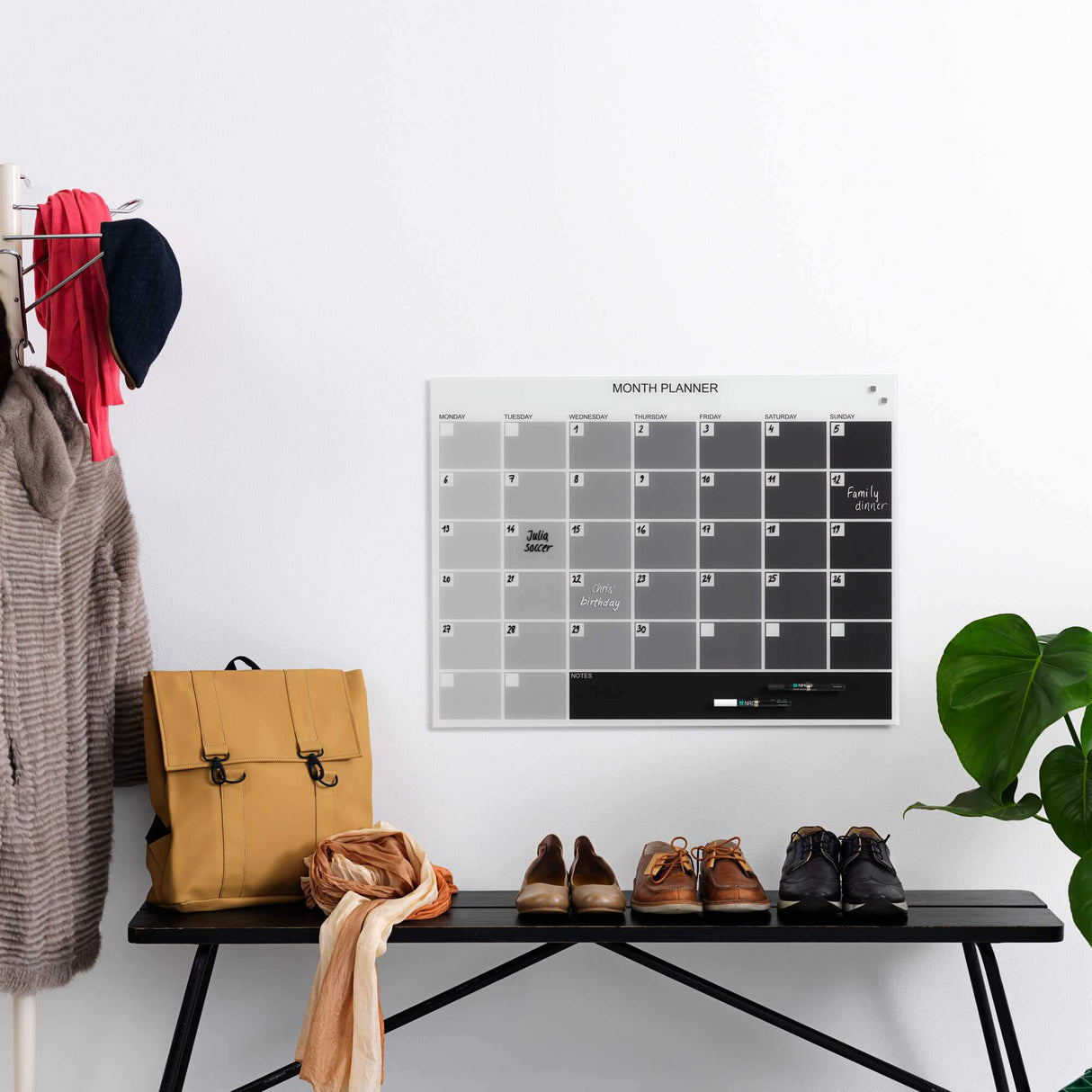 Grå engelsk månedsplanlægningstavle | 80 x 60 cm. Glas måneds tavle. Grå. Engelsk. | Officely