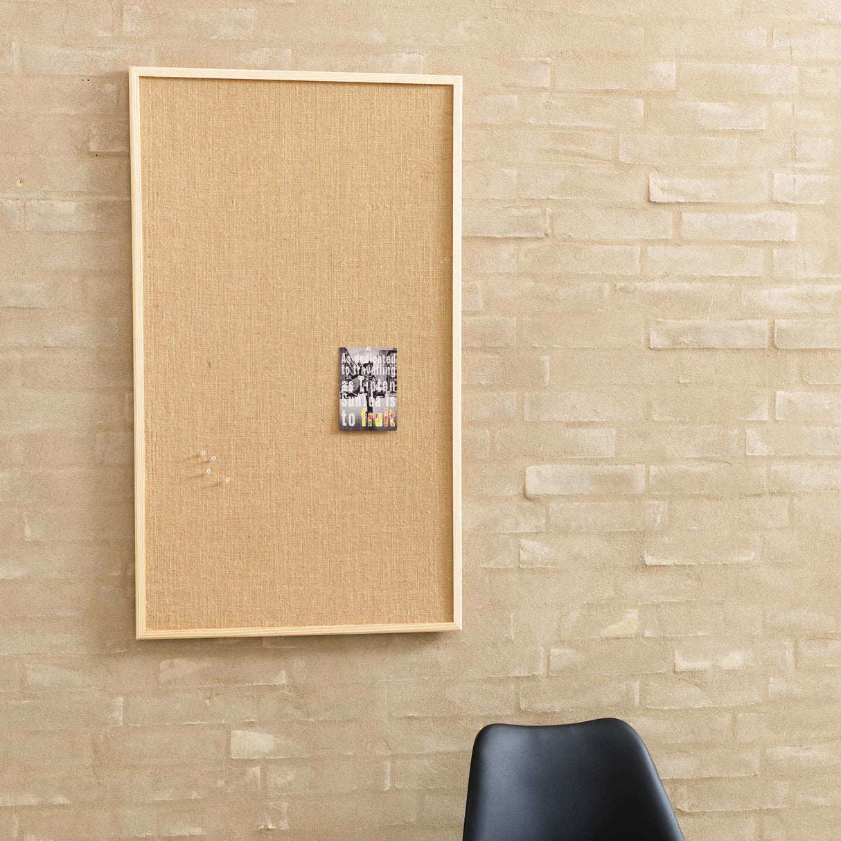 Hessian 80 x 60 | 80 x 60 cm. Hessian opslagstavle med træramme | Officely