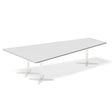 Konferencebord DNA, Lysgrå 3200x1800 mm trapezformet, Hvid understel