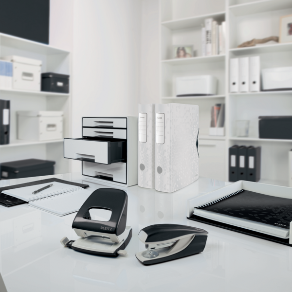 Clipboard WOW med forside A4 sort