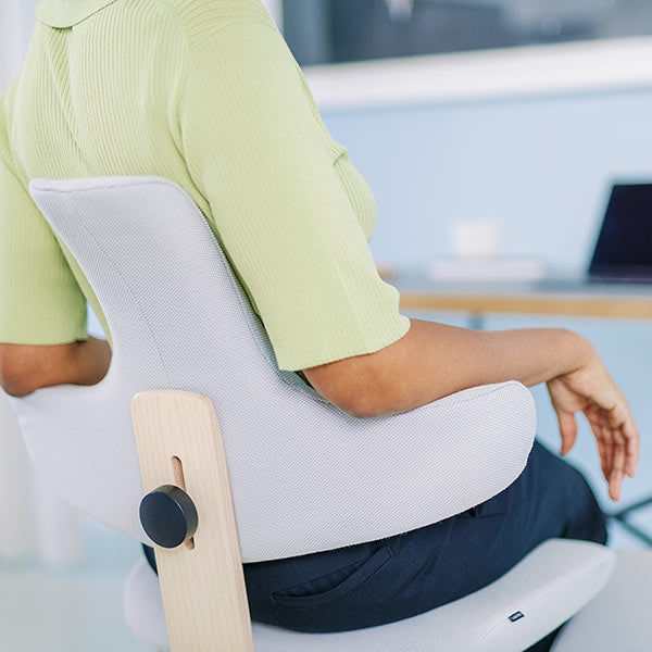 Knæstol Varier Thatsit natur, Revive sort