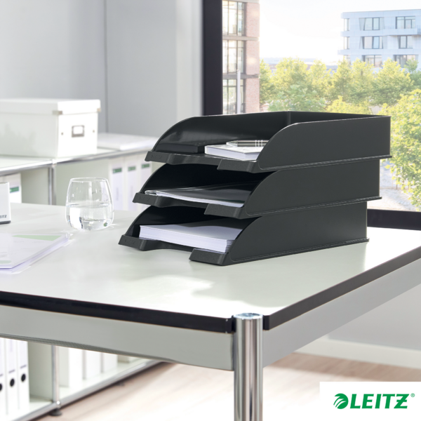 Brevbakke Plus stabelbar sort