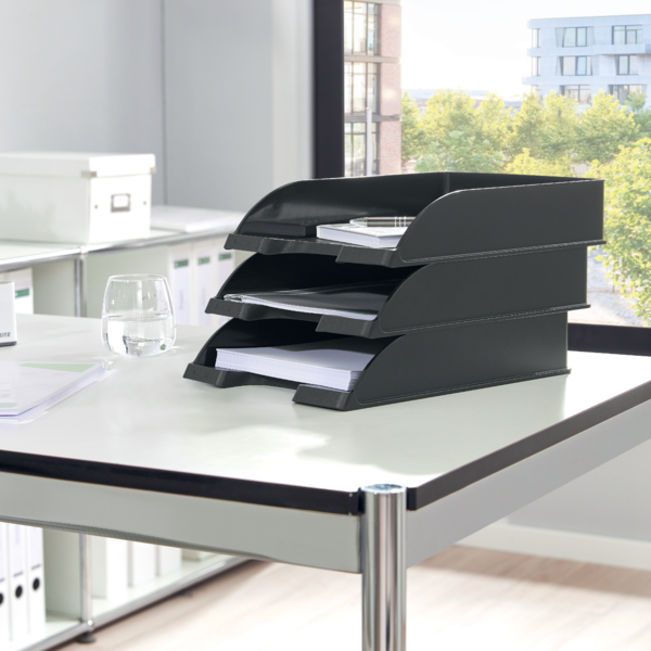 Brevbakke Plus stabelbar sort