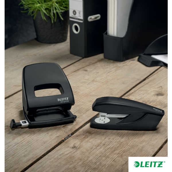 Brevbakke recycle stabelbar A4 sort