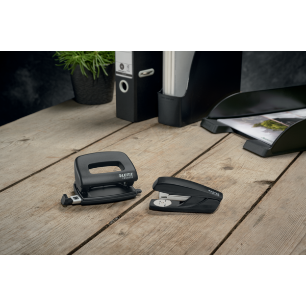 Brevbakke recycle stabelbar A4 sort