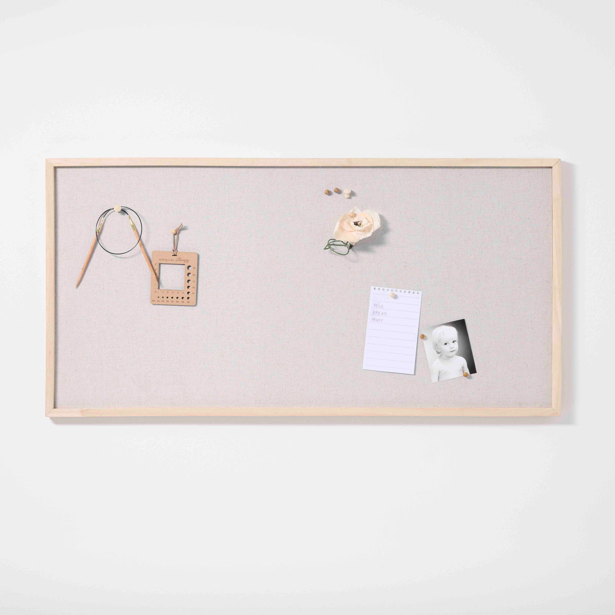 100 x 50 cm. Hør opslagstavle med træramme