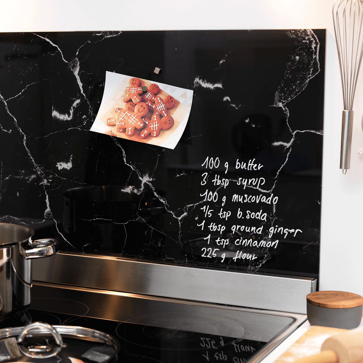 Magnetic splashback black marble inspiration 40489.png