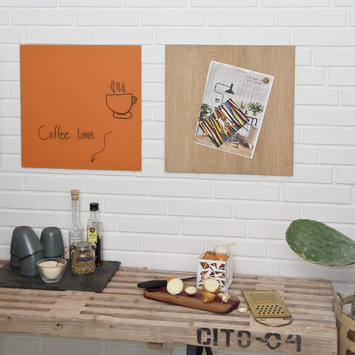 45 x 45 cm. Eg Magnetisk tavle