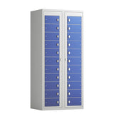 Tøjudleveringsskab 2x11 rum med lige tag og blå døre med greb f/hængelås – image 3