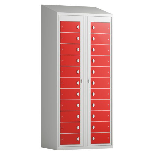 Tøjudleveringsskab 2x11 rum med skråt tag og røde døre med greb f/hængelås – image 1