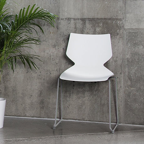 Konferencestol Fly hvid med alugråt stel RAL9006 – image 2