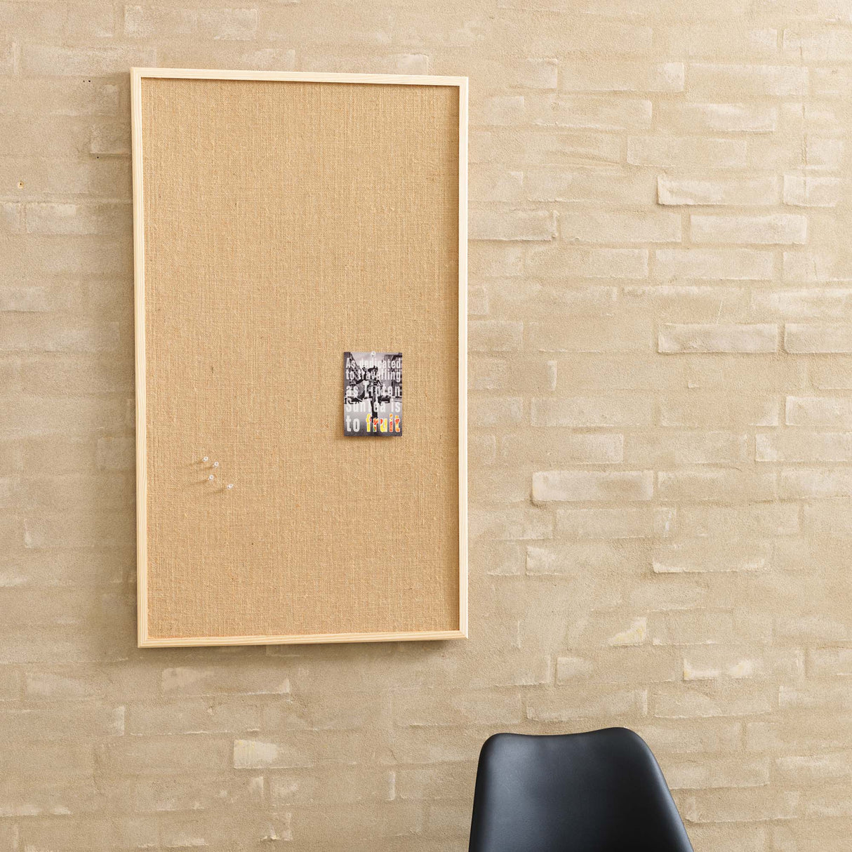 100 x 60 cm. Hessian opslagstavle med træramme – image 3