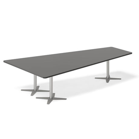 Ergoff Konferencebord DNA, Antracit 3200x1800 mm trapezformet, Alugrå understel – Konferenceborde (billede 1)