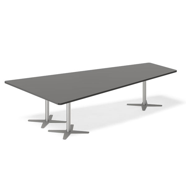 Ergoff Konferencebord DNA, Antracit 3200x1800 mm trapezformet, Alugrå understel – Konferenceborde (billede 1)