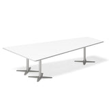 Ergoff Konferencebord DNA, Hvid 3200x1800 mm trapezformet, Alugrå understel – Konferenceborde (billede 2)