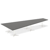Ergoff Konferencebord DNA, Antracit 5000x2365 mm trapezformet, Hvid understel – Konferenceborde (billede 1)