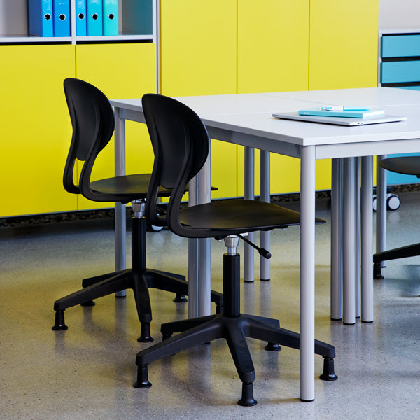Tranås Skolmöbler Bord Combi 200, 700x600 mm Højde 720 mm Birk laminat på alugråt understel – Elevborde (billede 2)