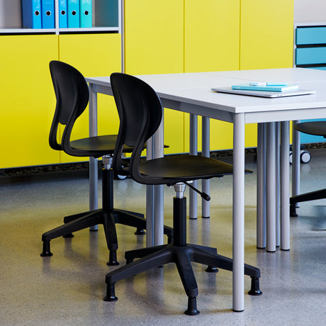 Tranås Skolmöbler Bord Combi 200, 700x600 mm Højde 720 mm Birk laminat på alugråt understel – Elevborde (billede 2)
