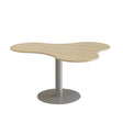 Form o Miljö Bord Amöba 1005, 1200x1500 mm, Højde 720 mm, Birk laminat, Alu stel – Kantineborde