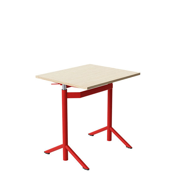 Tranås Skolmöbler Elevbord Atlas 1132, 700x600mm, eg højtrykslaminat, rødt stel – Elevborde (billede 1)