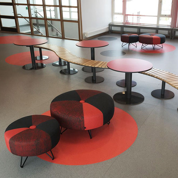 Siddebænk Cirkum, 60° buet, massiv eg, alugråt understel