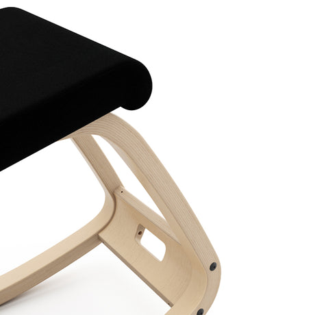 Knæstol Varier Variable natur, REV 194 sort