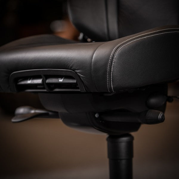 Kontorstol KAB seating K4 Premium, White-Line Sort fighter inkl. armlæn og nakkestøtte i sort skind – Kontorstole (billede 5)