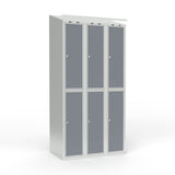 Skoleskab 3x300 Skråt tag 2 rum i højden Lys grå laminatdør Cylinderlås – image 1