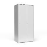 Sonesson Garderobeskab 2x400 mm m/lige tag, 1 rum i højden og lys grå dør m/cylinderlås – Garderobeskabe (billede 1)