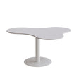 Form o Miljö Bord Amöba 1005, 1200x1500 mm, Højde 720 mm, Grå laminat, alu stel – Kantineborde