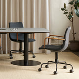 Stol Colt 10016 Med armlæn og drejeligt undestel med hjul, beige tekstil, hvidt stel – image 5