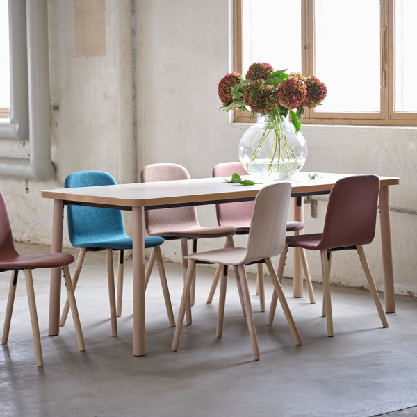 Stol Add 5901 Wood Hel betrukket i beige tekstil, træben – image 1