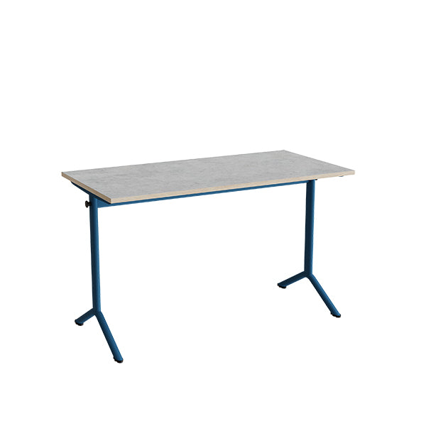 Tranås Skolmöbler Bord Atlas 1130, 1200x600mm, lys grå linoleum, blåt stel – Elevborde