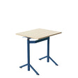 Tranås Skolmöbler Elevbord Atlas 1132, 700x600mm, lyddæmpende eg højtrykslaminat, blåt stel – Elevborde (billede 1)