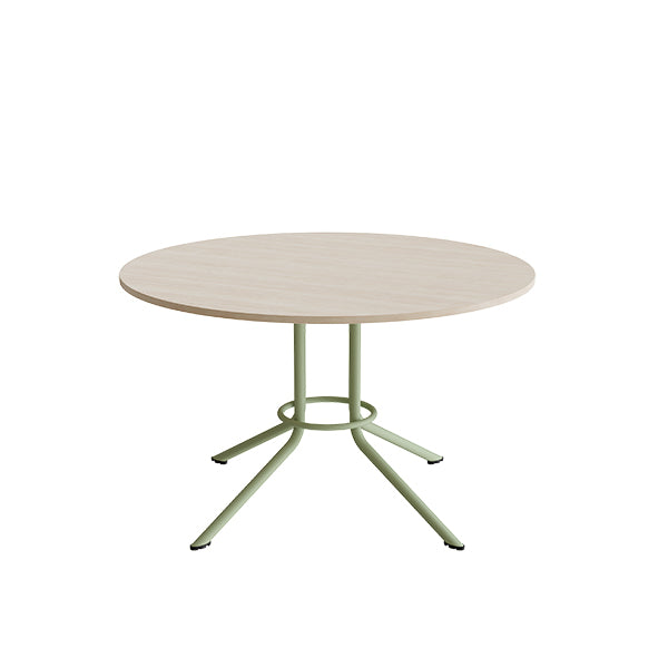 Tranås Skolmöbler Bord Atlas 1133 Ø1200x720mm, Hvidpigmenteret eg med grønt understel – Caféborde