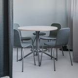 Bord Atlas 1133 Ø800x720mm, Hvidpigmenteret eg med gråt understel – image 3