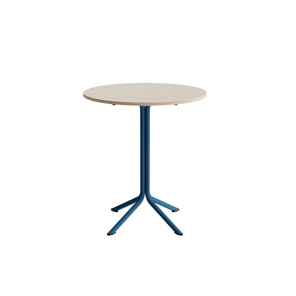 Tranås Skolmöbler Bord Atlas 1133 Ø800x900mm, Hvidpigmenteret eg med azurblåt understel – Caféborde