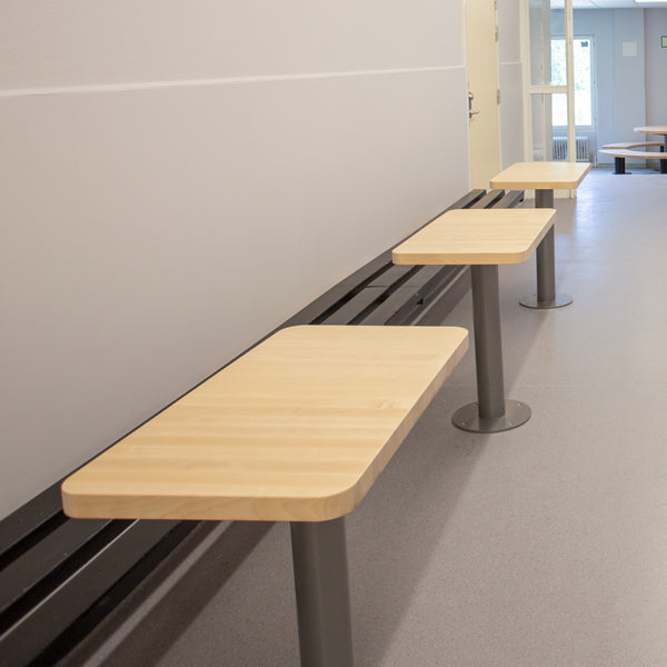 Bord Marie, 700x600 mm, højde 720 mm, Massiv birk og alugråt understel – image 1