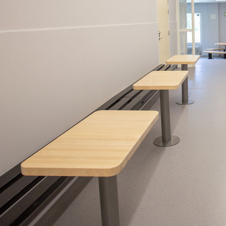 Bord Marie, 700x600 mm, højde 720 mm, Massiv birk og alugråt understel – image 1