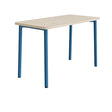 Tranås Skolmöbler Bord Add 590, 1400x700 mm højde 900 mm med lydabsorberende hvidpigmenteret eg, blåt stel – Caféborde