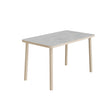 Tranås Skolmöbler Bord Add Wood 590 1200x700 mm Højde 720 mm med lys grå linoleum, massivt træben – Caféborde