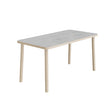Tranås Skolmöbler Bord Add Wood 590 1400x700 mm Højde 720 mm med lys grå linoleum, massivt træben – Caféborde