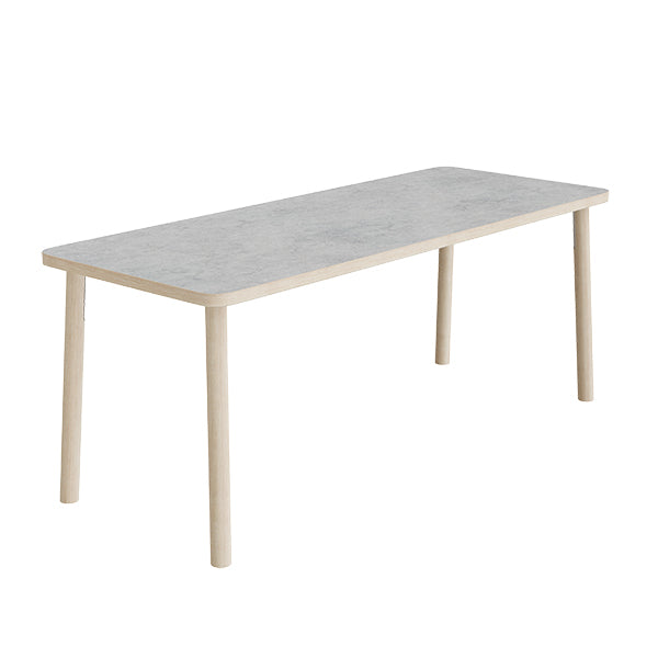 Tranås Skolmöbler Bord Add Wood 590 1800x700 mm Højde 720 mm med lys grå linoleum, massivt træben – Caféborde