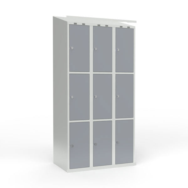 Skoleskab 3x300 Skråt tag 3 rum i højden Grå ståldør Greb for hængelås – image 1