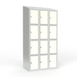 Skoleskab 3x300 Skråt tag 4 rum i højden Hvid laminatdør Greb for hængelås – image 1