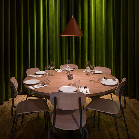 Stol Atlas 2111, hvidpigmenteret egelaminat, sortoliven stel – image 2