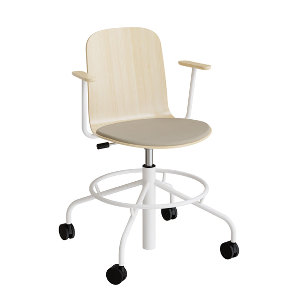 Tranås Skolmöbler Stol ADD 5903, Fodkryds, hjul og armlæn, Birk laminat, Sæde med beige tekstil, Hvidt stel – Skolestole