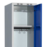 Garderobeskab 3x400mm m/lige tag, blå dør med greb for hængelås og benramme